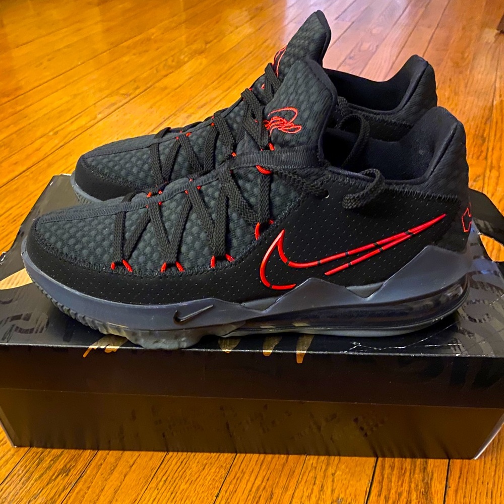 Kenton XVII Low Black/University Red size 12